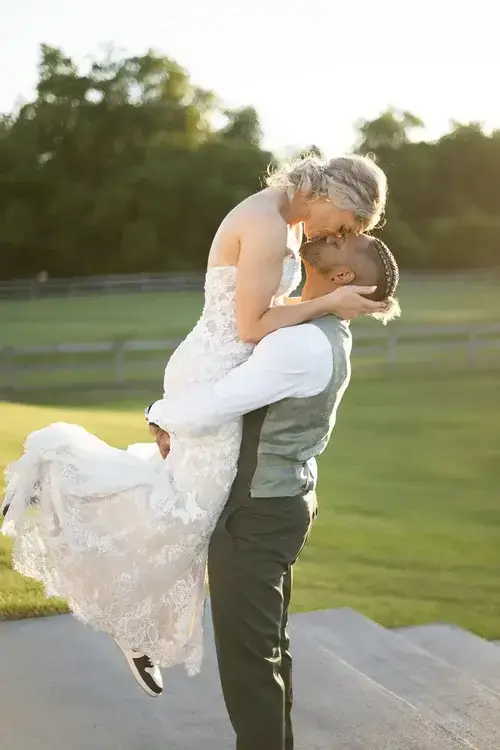 Sandhill+wedding+outdoor+lawn